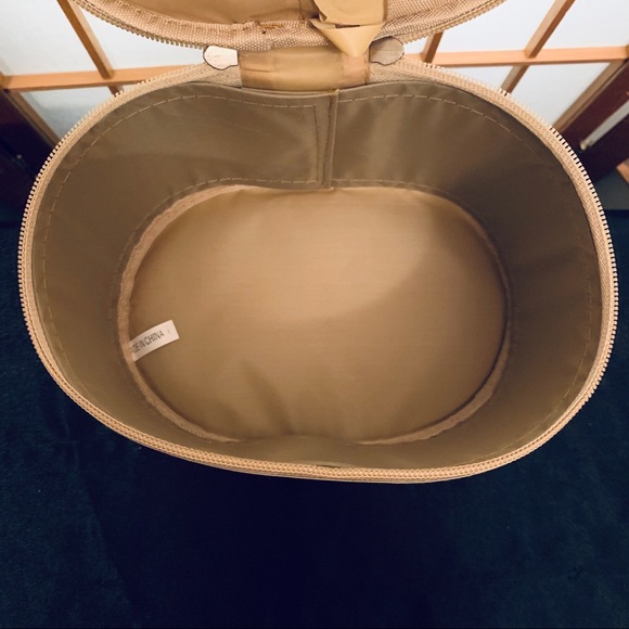 GOLD BAG - MAKEUP, HAIR ACCESSORIES, TOILETRIES - Picture 4 of 4